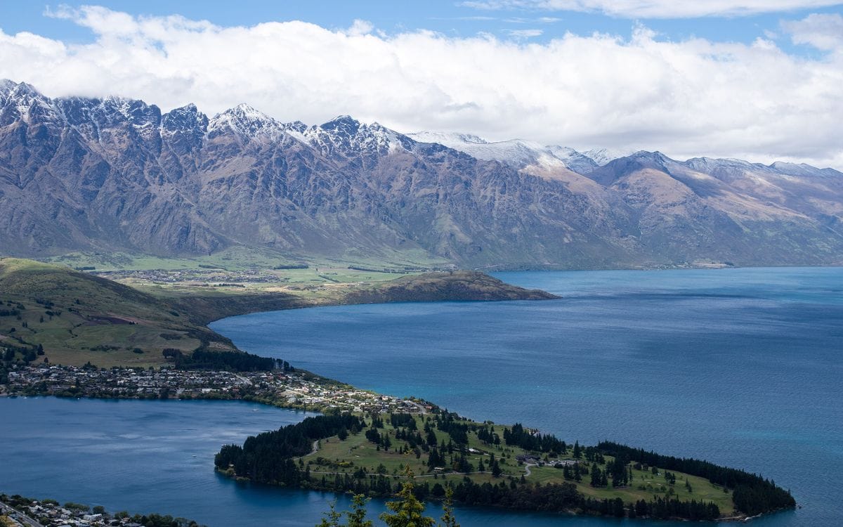 Queenstown beside Lake Wakatipu beneath the snow-dusted Remarkables